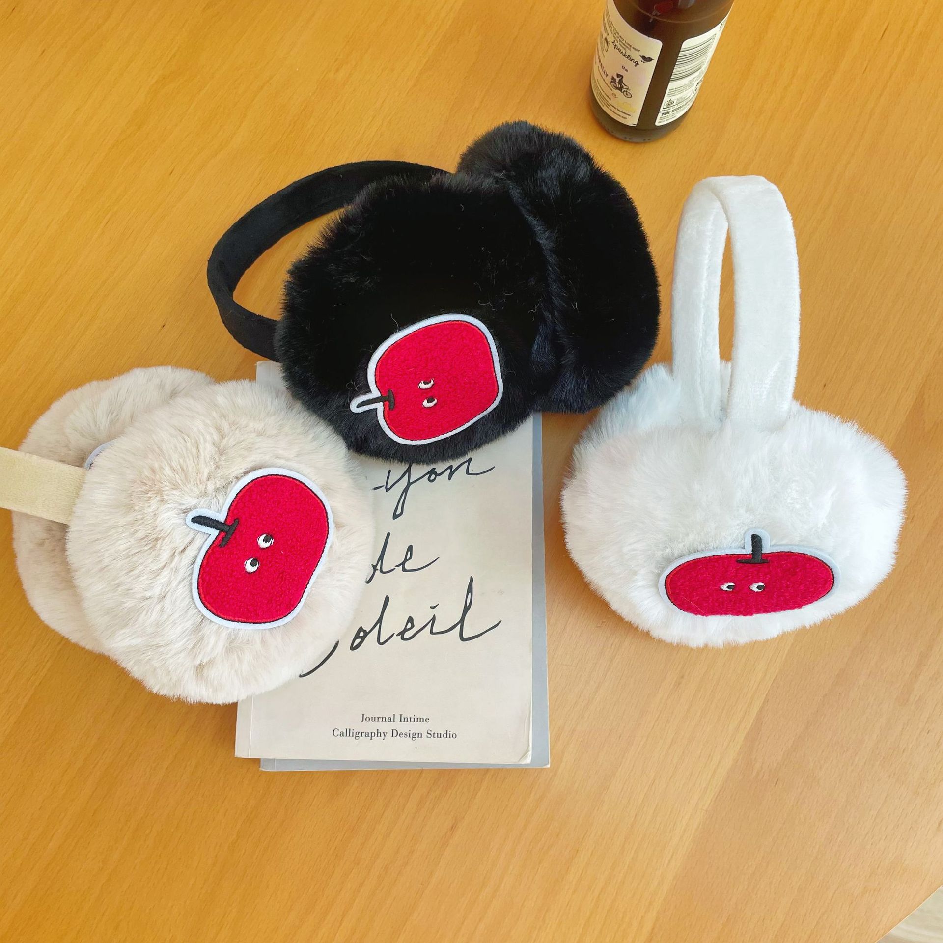 Anjj 새로운 Apple 귀마개 절묘한 패션 플러시  - Winter Clothing Earmuffs 리뷰 및 가격