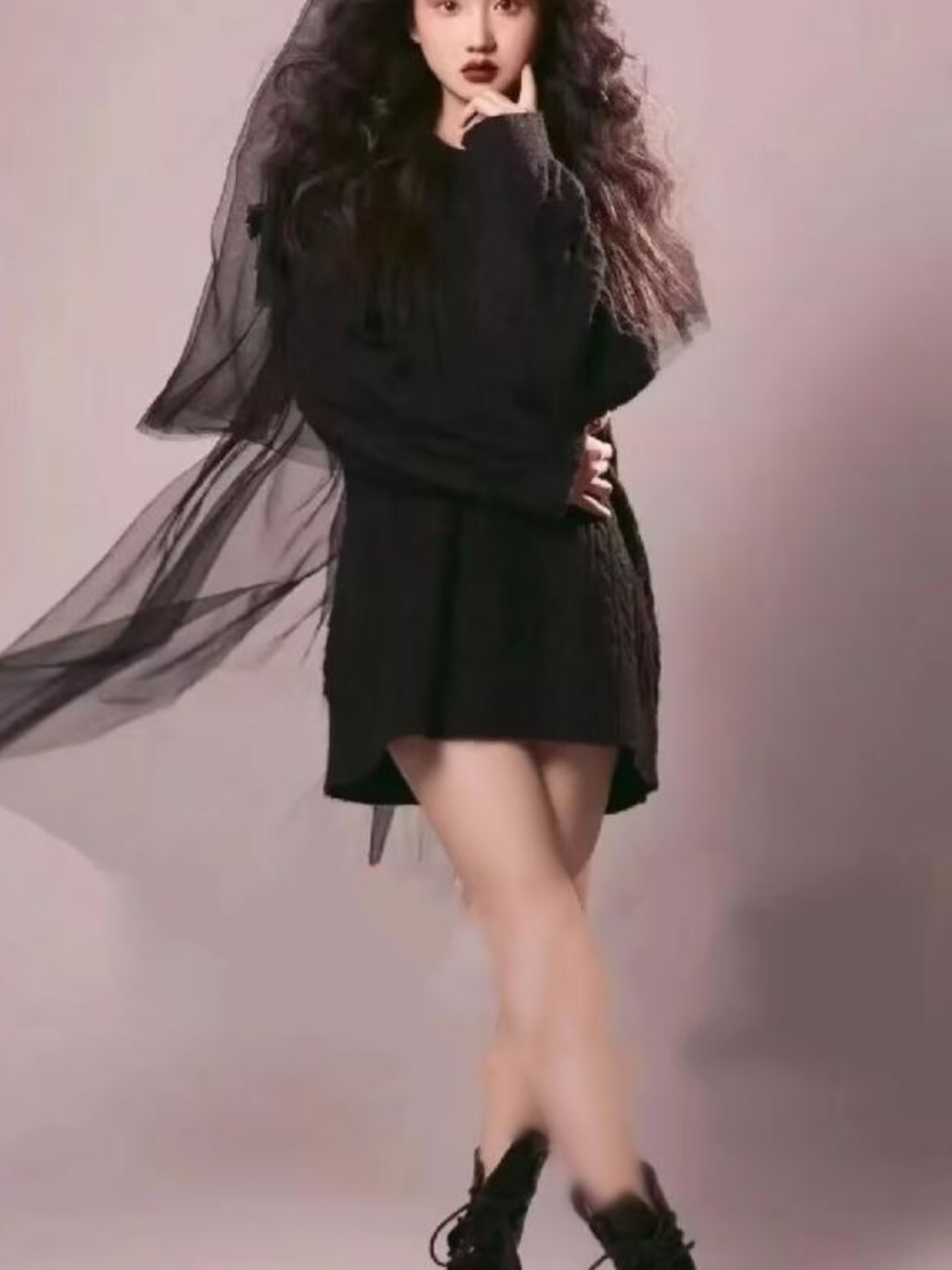 새로운 패션 블랙 스웨터 사진 스튜디오 인물 사진 소녀 - Winter Clothing Photo 리뷰 및 가격